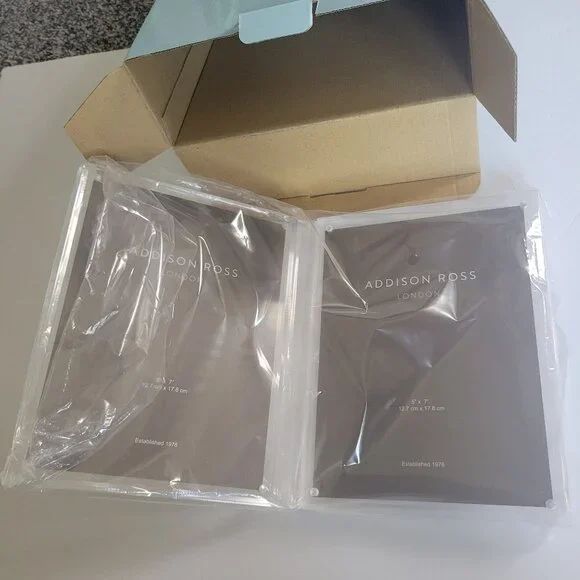 FINAL SALE - NWT [Addison Ross] Double Magnetic Acrylic Photo Frame - Picture 3 of 7